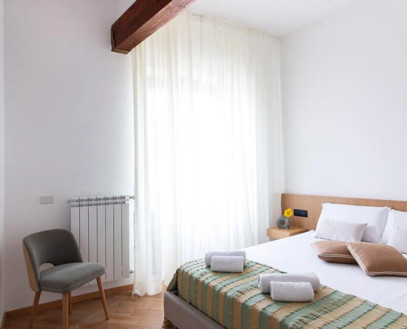 Lulom - Rooftop Boutique Rooms Palermo 0*,  İtalya